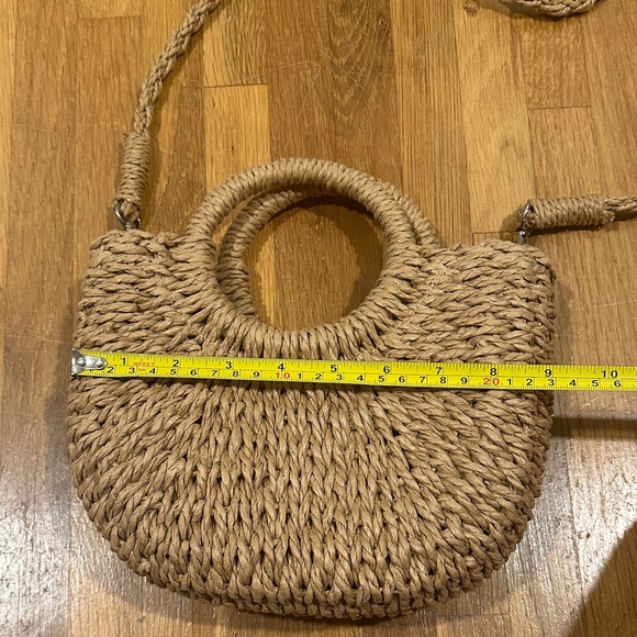 Shein | Stylish Tan Woven Handbag - Picture 8 of 12